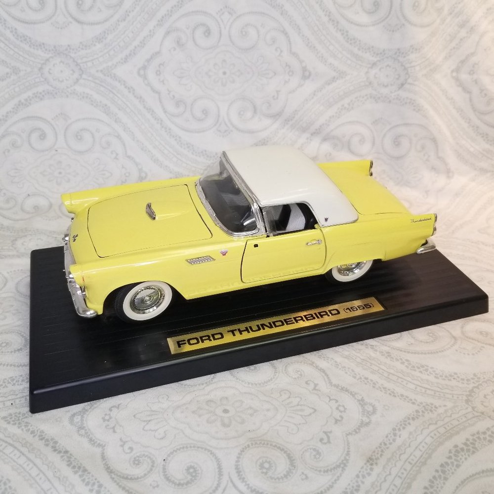 1955 Ford Thunderbird Die-Cast Metal 1:18 Scale Model Car Yellow EUC